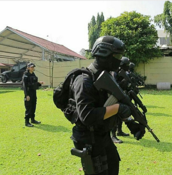 Profil Briptu Christeel Racheltania, Polwan Cantik Penembak Jitu Korps Brimob