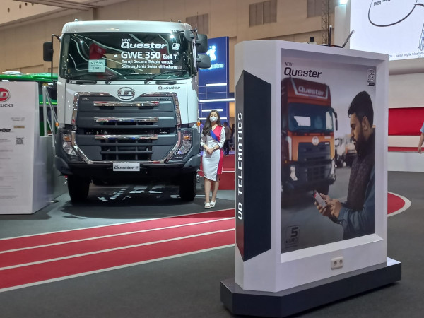 Canggih, Truk UD Trucks Bisa Latih Sopir Irit Bahan Bakar