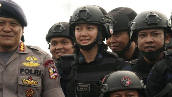 Profil Briptu Christeel Racheltania, Polwan Cantik Penembak Jitu Korps Brimob