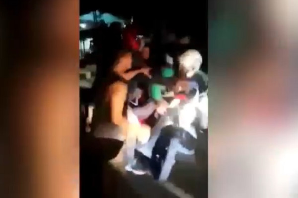 Brutal! Anggota Perguruan Silat Konvoi dan Keroyok Warga hingga Bersimbah Darah