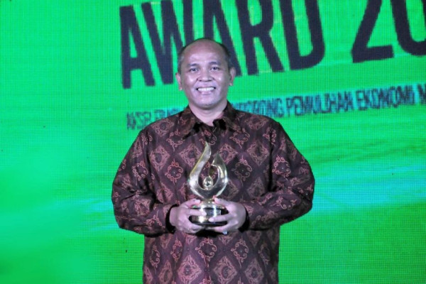 Bantu Tingkatkan Ekonomi Masyarakat Pesisir, Indra Karya Raih 2 Penghargaan
