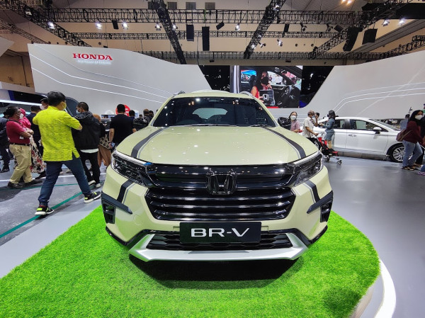 Honda Pamer BR-V Bergaya Overland, Ada Tenda, Meja Kursi, hingga Tempat Tidur!