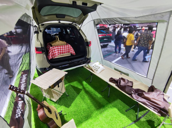 Honda Pamer BR-V Bergaya Overland, Ada Tenda, Meja Kursi, hingga Tempat Tidur!
