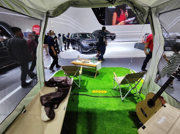 Honda Pamer BR-V Bergaya Overland, Ada Tenda, Meja Kursi, hingga Tempat Tidur!