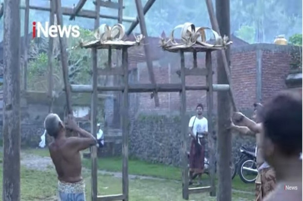 Menghayati Usabha Sambah di Desa Wisata Tenganan Pegringsingan, Karangasem