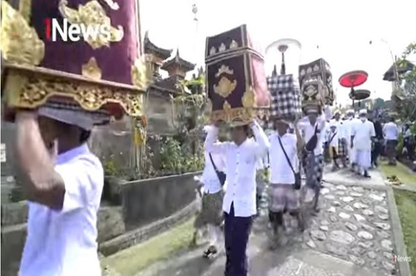 Menghayati Usabha Sambah di Desa Wisata Tenganan Pegringsingan, Karangasem