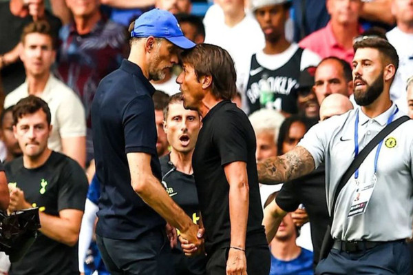 Drama Jabat Tangan Conte-Tuchel yang Berakhir Dorong-dorongan