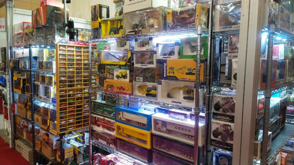 Berburu Diecast di GIIAS 2022, Mulai Rp100 Ribu hingga Rp8 Juta!