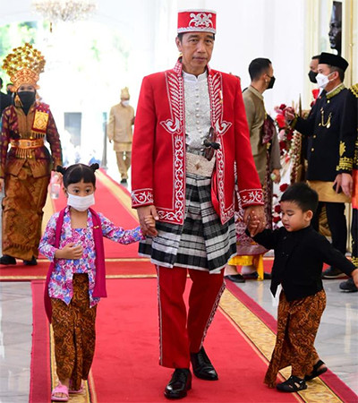Curi Perhatian, Ini Detail Baju Adat Buton yang Dipakai Jokowi di Upacara HUT ke-77 RI