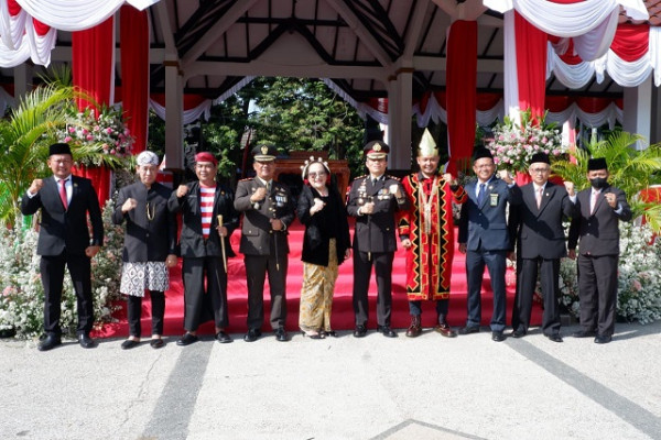 HUT ke-77 RI, Pemkab Bojonegoro Selenggarakan Upacara Pengibaran Bendera