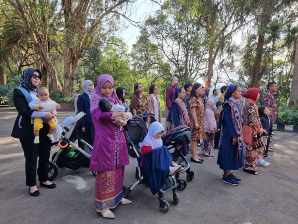 Bayi dan Anak-anak Indonesia Ikut Upacara HUT ke-77 RI di Addis Ababa