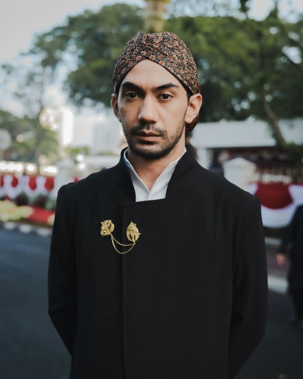 Reza Rahadian Jadi Pangeran Jawa di HUT ke-77 RI, Dian Sastro: Mas Kartono