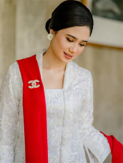 Tissa Biani Pakai Kebaya dan Bersanggul Tuai Pujian, Dul Jaelani: Kurang Hijabnya