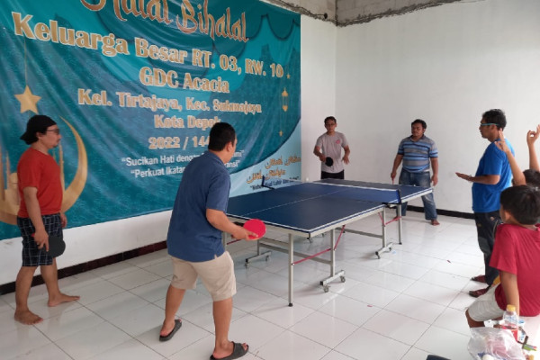 Meriahkan HUT ke-77 RI, Warga Cluster Acacia Depok Gelar Lomba Makan Kerupuk hingga Tenis Meja