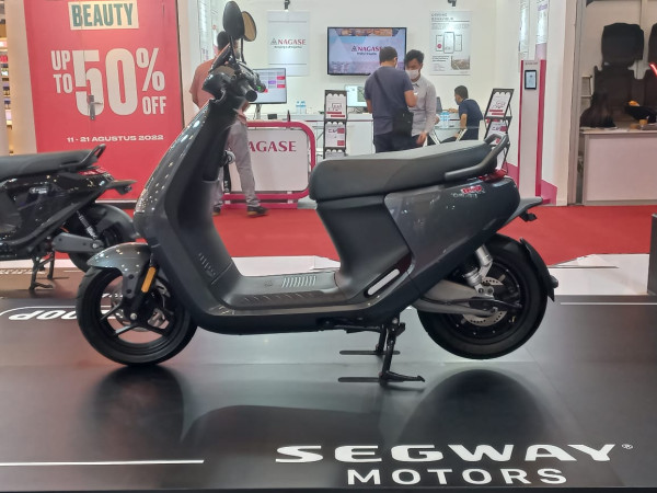 Ini Dia Motor Listrik Termurah dan Termahal di GIIAS 2022