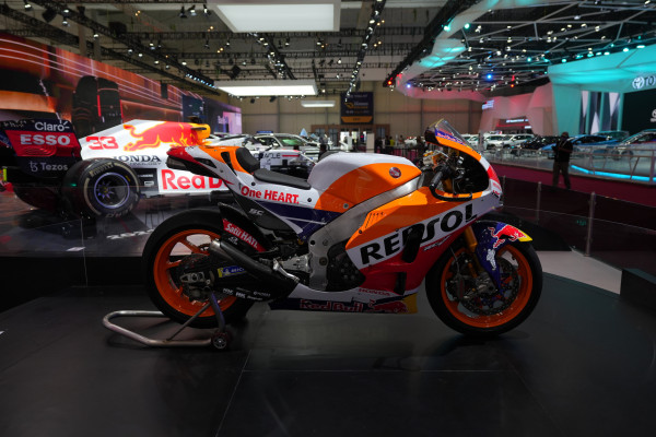 Lebih Dekat dengan Mobil Balap Juara Dunia Formula 1 Red Bull Racing di GIIAS 2022