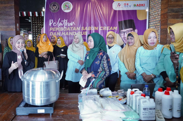 Sandiaga Uno Dorong Pemanfaatan Limbah Sawit Jadi Sabun
