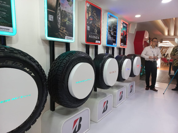 Bridgestone Buka-bukaan Soal Inovasi Ban buat di Bulan dan Mobil Listrik