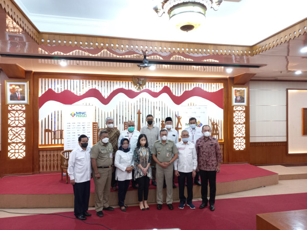 MNC Peduli dan MNC Land Salurkan Rp50 Juta untuk PMI Jakarta Pusat