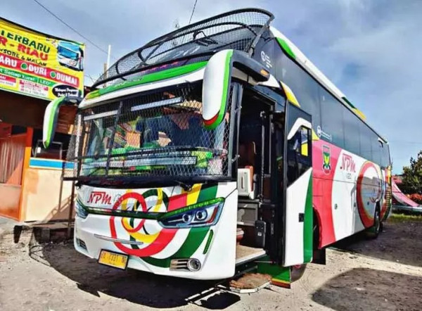 Cerita Teror Lempar Batu yang Jadi Alasan Bus Sumatera Pakai Tameng