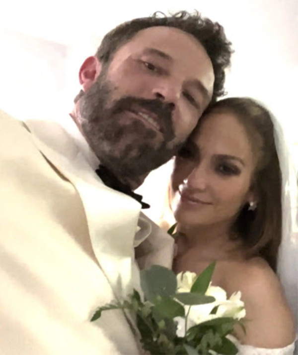 Jennifer Lopez dan Ben Affleck Gelar Pernikahan Mewah Serba Putih di Georgia