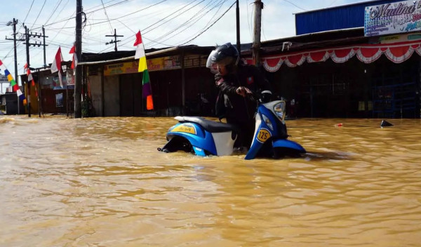 Banjir Kepung Kota Sorong, Ketinggian Air Mencapai Dada Orang Dewasa