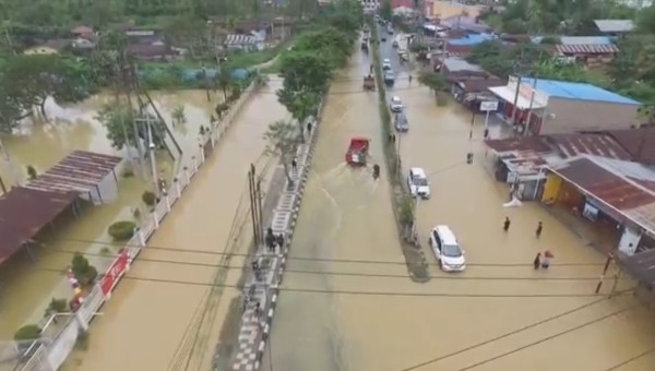 Banjir Kepung Kota Sorong, Ketinggian Air Mencapai Dada Orang Dewasa