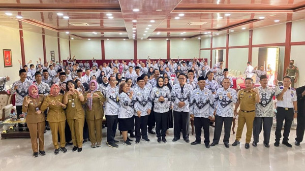 Bupati Winarti Hadiri Konferensi Kerja Kabupaten PGRI Tulang Bawang 2022