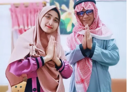 6 Momen Kebersamaan Pesulap Merah dengan Istri yang Jarang Disorot