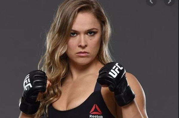 5 Petarung MMA Tercantik, Nomor 3 Lesbian yang Menghebohkan