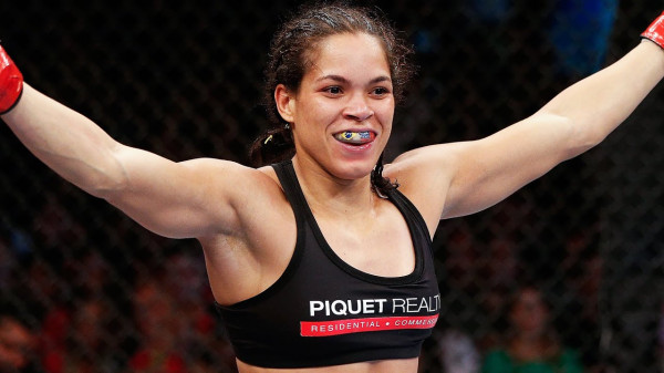 5 Petarung MMA Tercantik, Nomor 3 Lesbian yang Menghebohkan