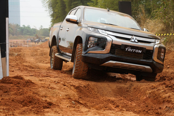 Digeber di Reli Asia, Ini yang Jadi Andalan Mitsubishi Triton versi Pabrikan