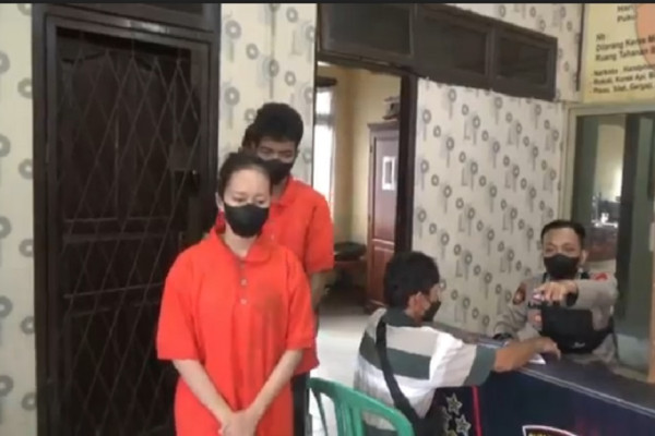 Tragis! Kasir Cantik Dijebloskan Tahanan gara-gara Gelapkan Uang Ratusan Juta untuk Judi Online