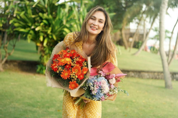 Rayakan Ultah Ke-39, Luna Maya Unggah Sejumlah Foto Cantik