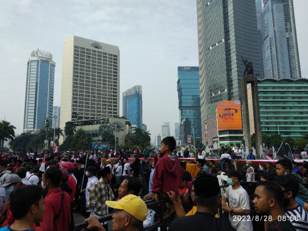 Begini Suasana Kirab Merah Putih Bercampur CFD di Monas-Bundaran HI