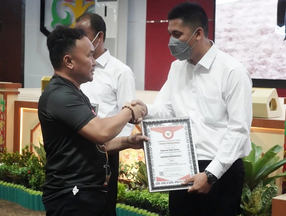Gubernur Sugianto Membuka Temu Akbar 5.000 UMKM Kalteng 2022