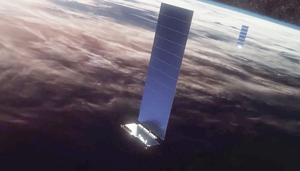 Elon Musk Janjikan Mobil Tesla Bisa Terhubung ke Satelit Anyar Starlink