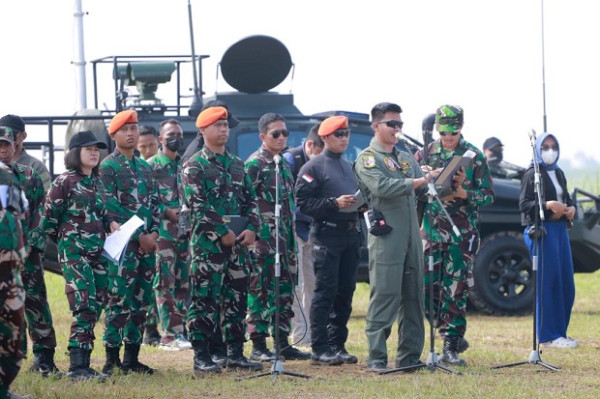 Bupati Winarti Terkesima dengan Kecanggihan Alutsista TNI AU Lanud Pangeran M Bun Yamin
