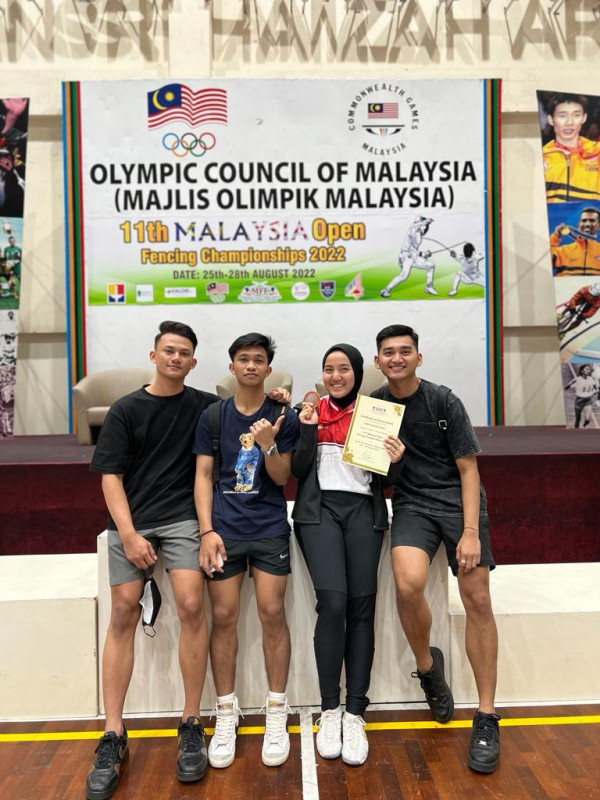 Atlet Redhawk Fencing Academy Jakarta Sabet Medali Emas di Kejuaraan Anggar Bergengsi di Malaysia