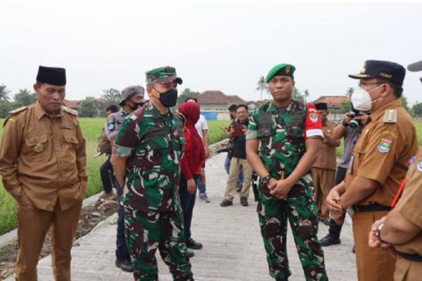 TMMD 114 Kodim 0510/Tigaraksa Bakti untuk Negeri, Bangun Jalan Desa 1 Km di Tangerang