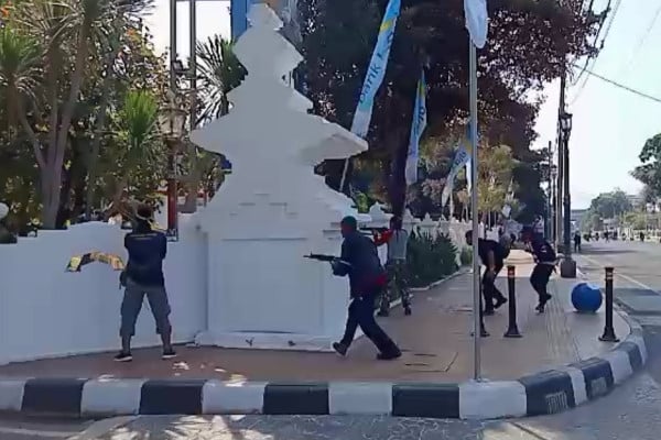 Pemberontak Lancarkan Serangan Mematikan, Pertempuran Sengit Pecah di Balai Kota Cirebon
