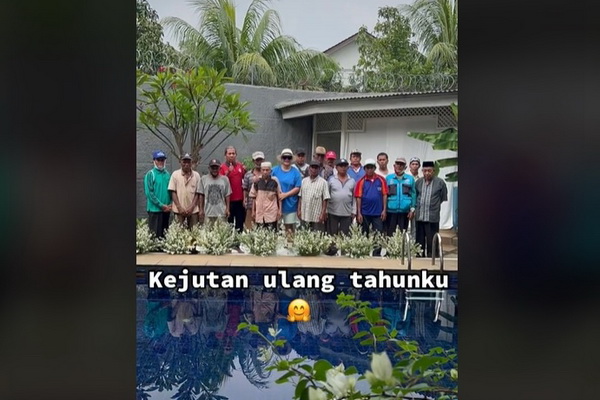 Rombongan Tukang Becak Beri Kejutan buat Okky Lukman saat Rayakan Ultah