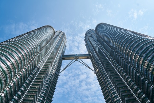 Pertama Kali Traveling ke Kuala Lumpur Bareng Family? Simak Dulu Yuk Panduannya!