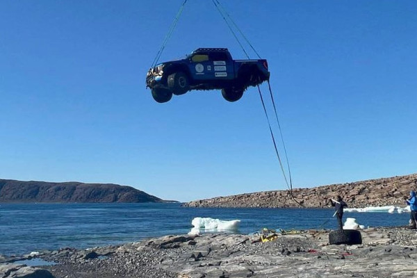 Mau Keliling Dunia, Mobil Ini Malah Tenggelam di Samudra Arktik