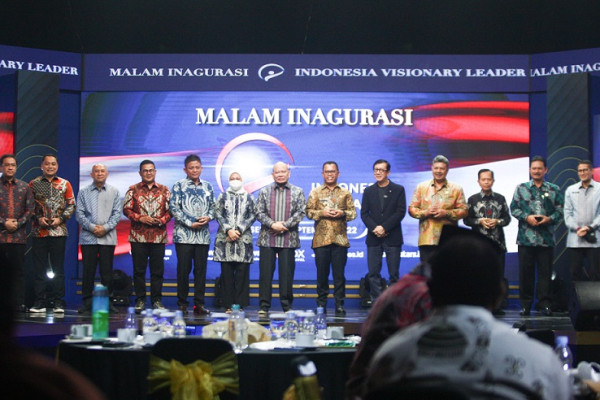 Wali Kota Cilegon Raih Best Leadership in Human Resource Empowerment IVL 2022 Berkat 10 Program Strategis