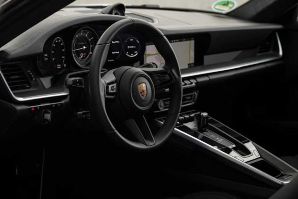 Porsche 911 Turbo S Lebih Bertenaga dan Indah