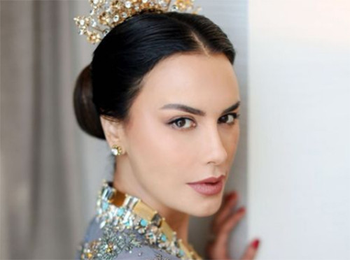5 Artis Cantik Ini Pernah Jadi Asisten Pribadi Hotman Paris Hutapea