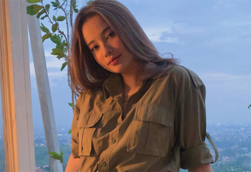 5 Artis Cantik Ini Pernah Jadi Asisten Pribadi Hotman Paris Hutapea