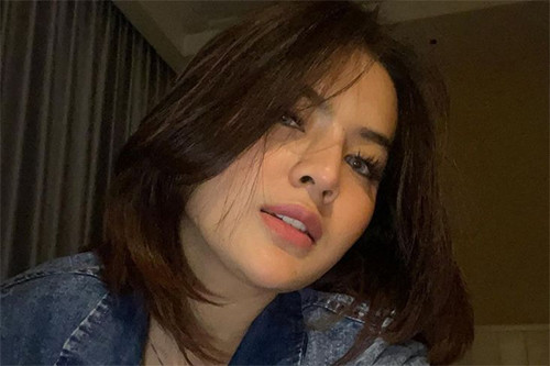 5 Artis Cantik Ini Pernah Jadi Asisten Pribadi Hotman Paris Hutapea