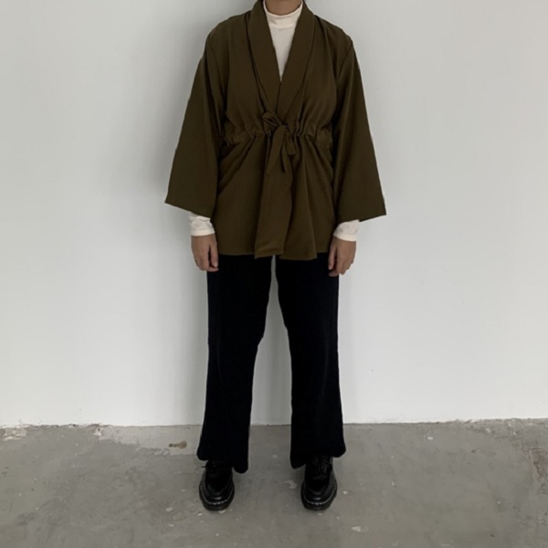 Enggak Pakai Ribet, Begini Cara Termudah Mix & Match Kimono Outer